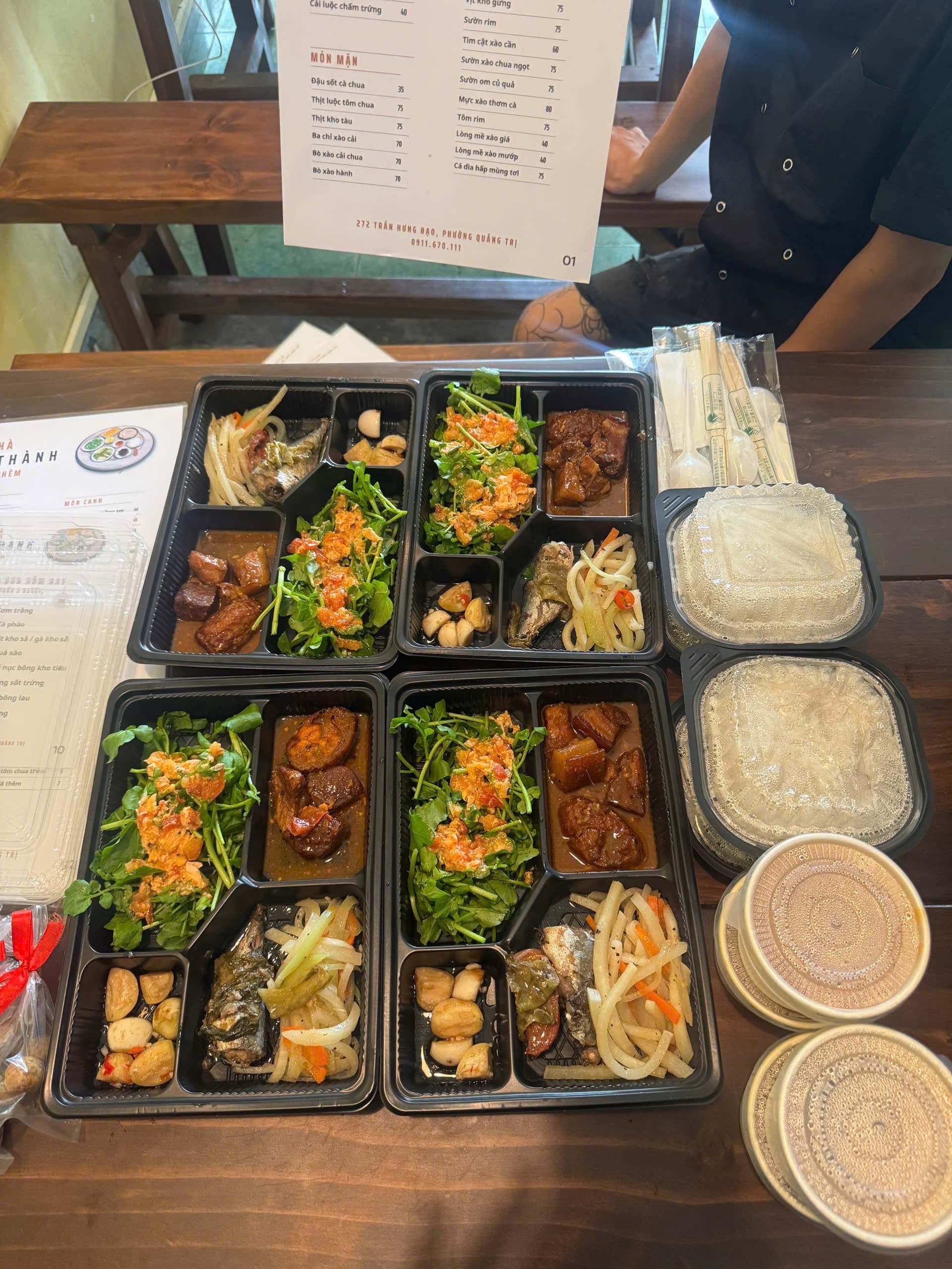 Cơm phần giao hàng